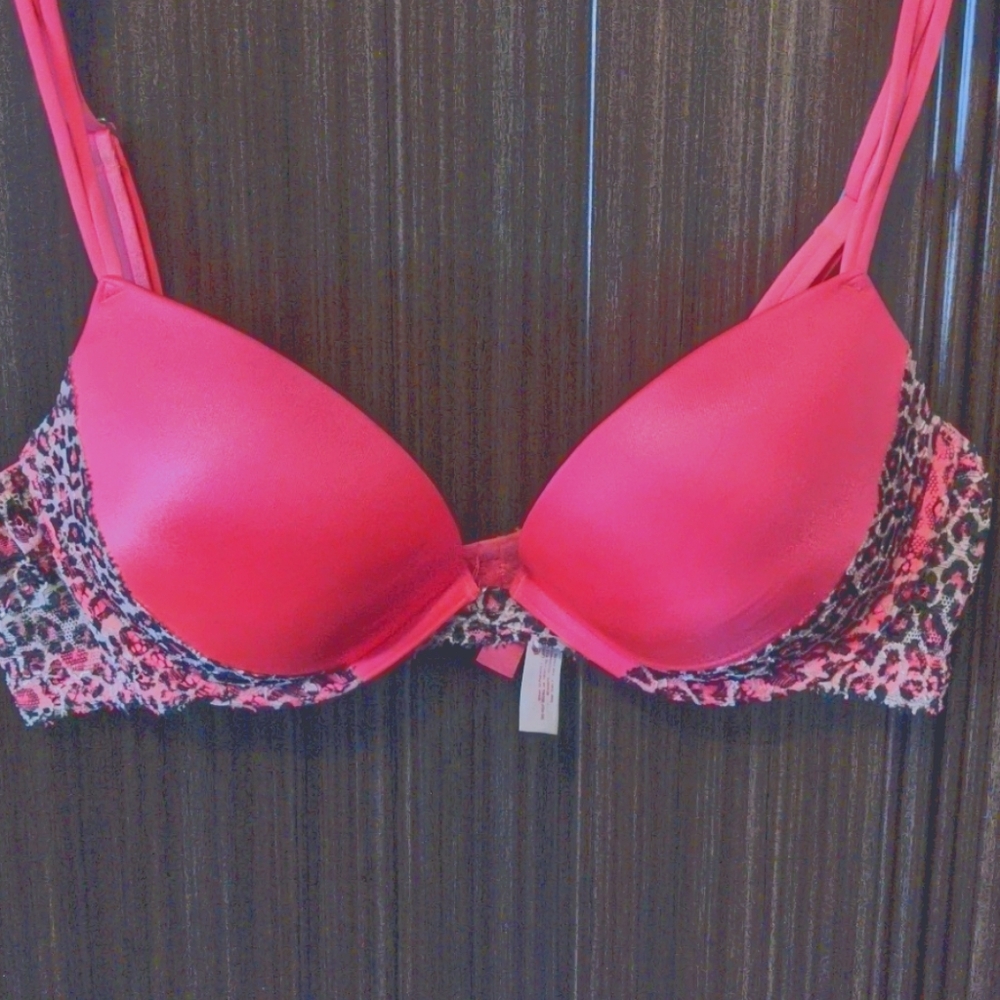 Victoria's Secret Pink satin finish push up bra